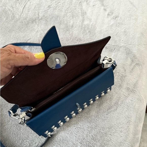 MK new crossbody, this is a beautiful bag. I do not have the dust bag. - Picture 7 of 9